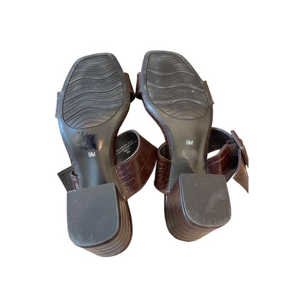 Amelia Grace Brown Faux Snakeskin Block Heels Size 9 - Picture 5 of 7